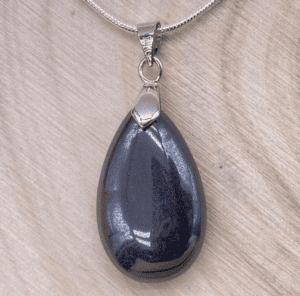 Pendentif hématite goutte